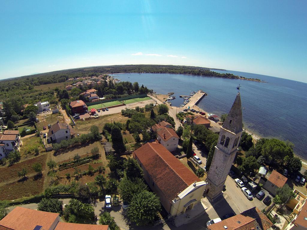 Lovrečica Villa Egida Capris מראה חיצוני תמונה