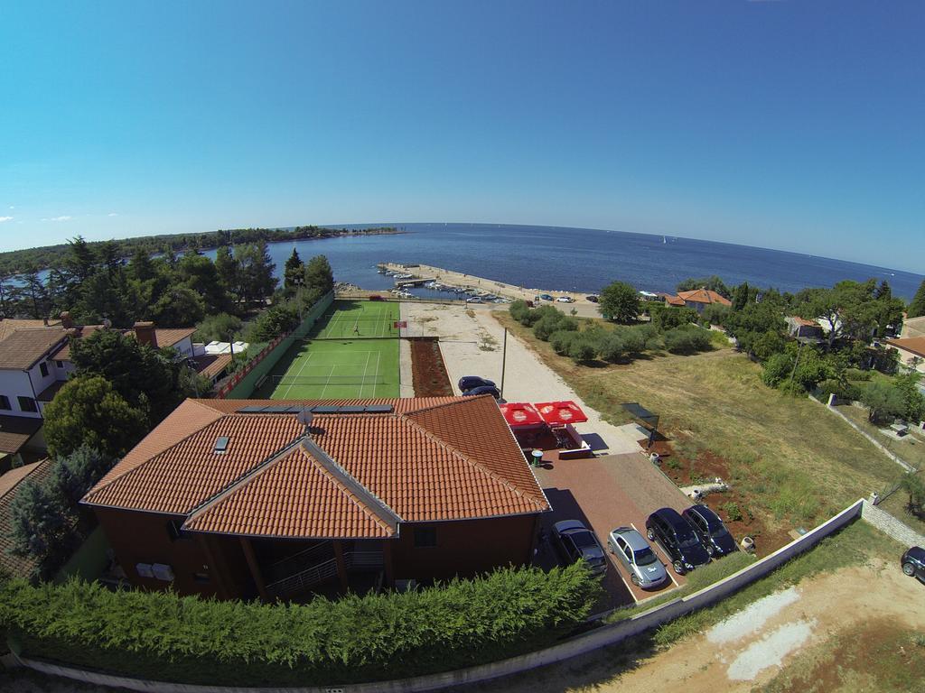 Lovrečica Villa Egida Capris מראה חיצוני תמונה